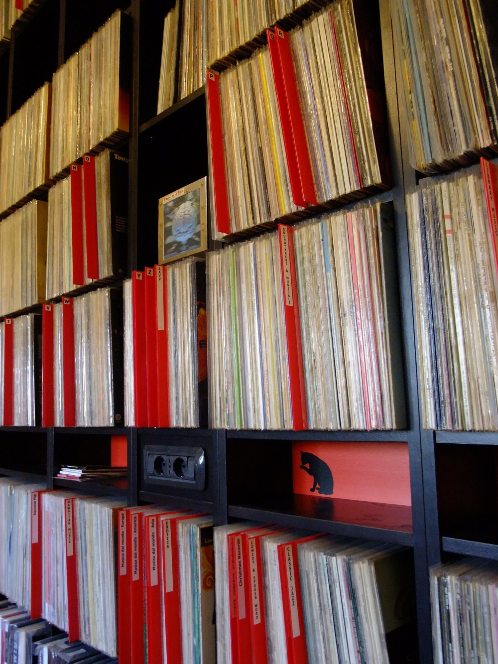 Andrea Marutti (6) - Organisation by labels.jpg