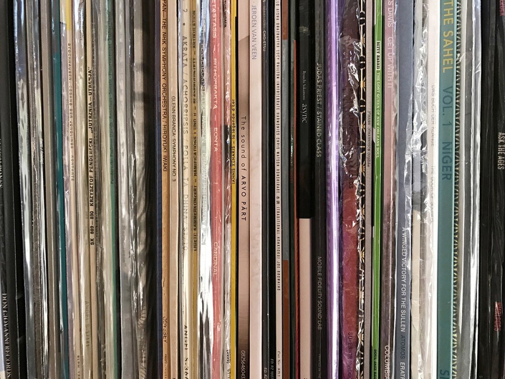 Faith Coloccia - Mára - shelf (6)